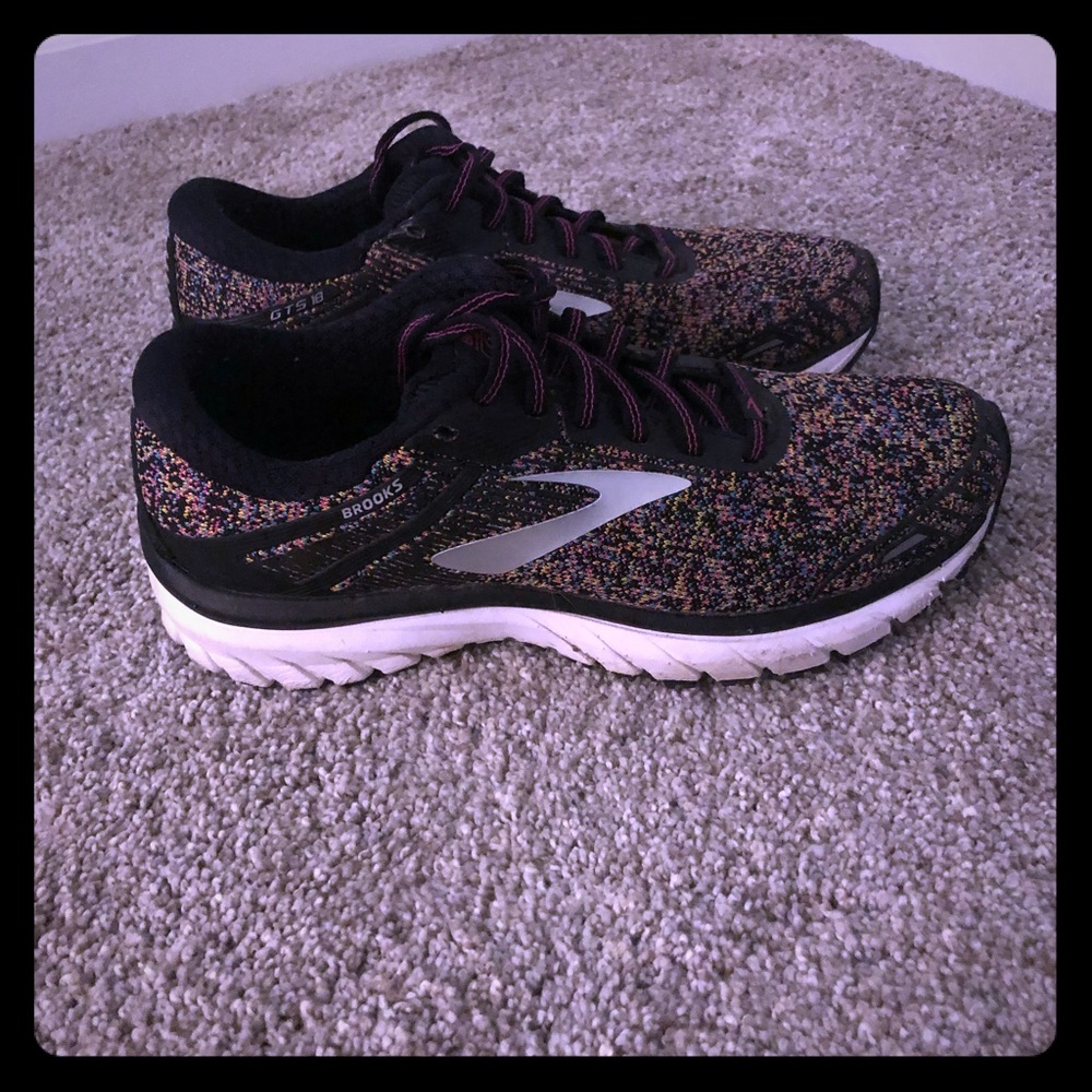 Women’s Brooks shoes